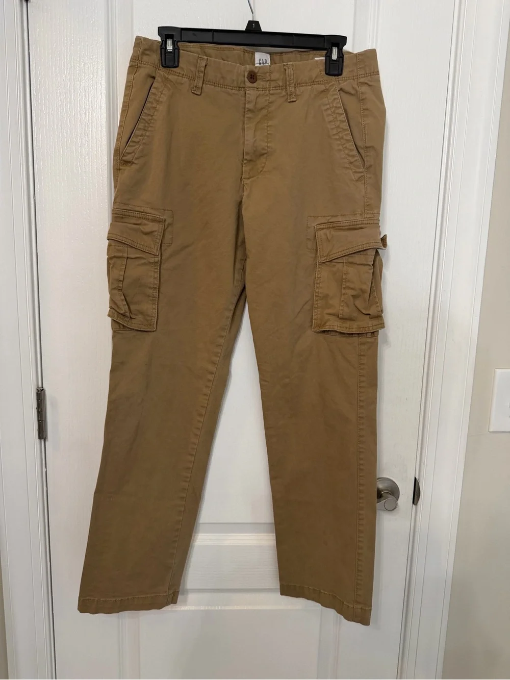 GAP Men's Cargo Pants in Tan